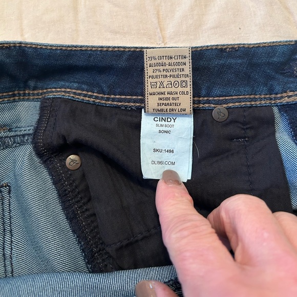 DL1962    4Way Stretch/ 360• Comfort Jean Size 28 - Picture 9 of 13